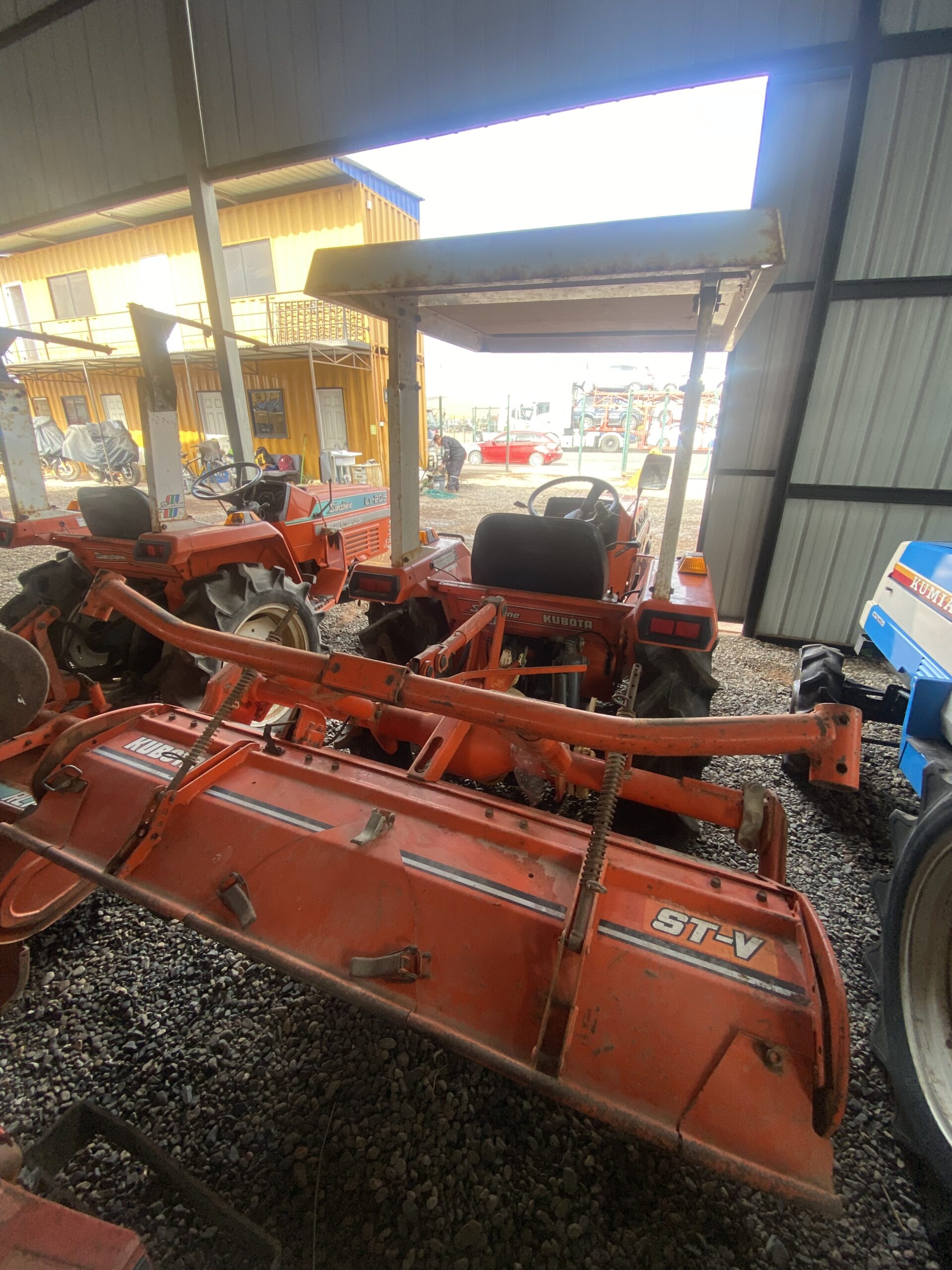 TRACTOR KUBOTA L1-215 - Imagen 4