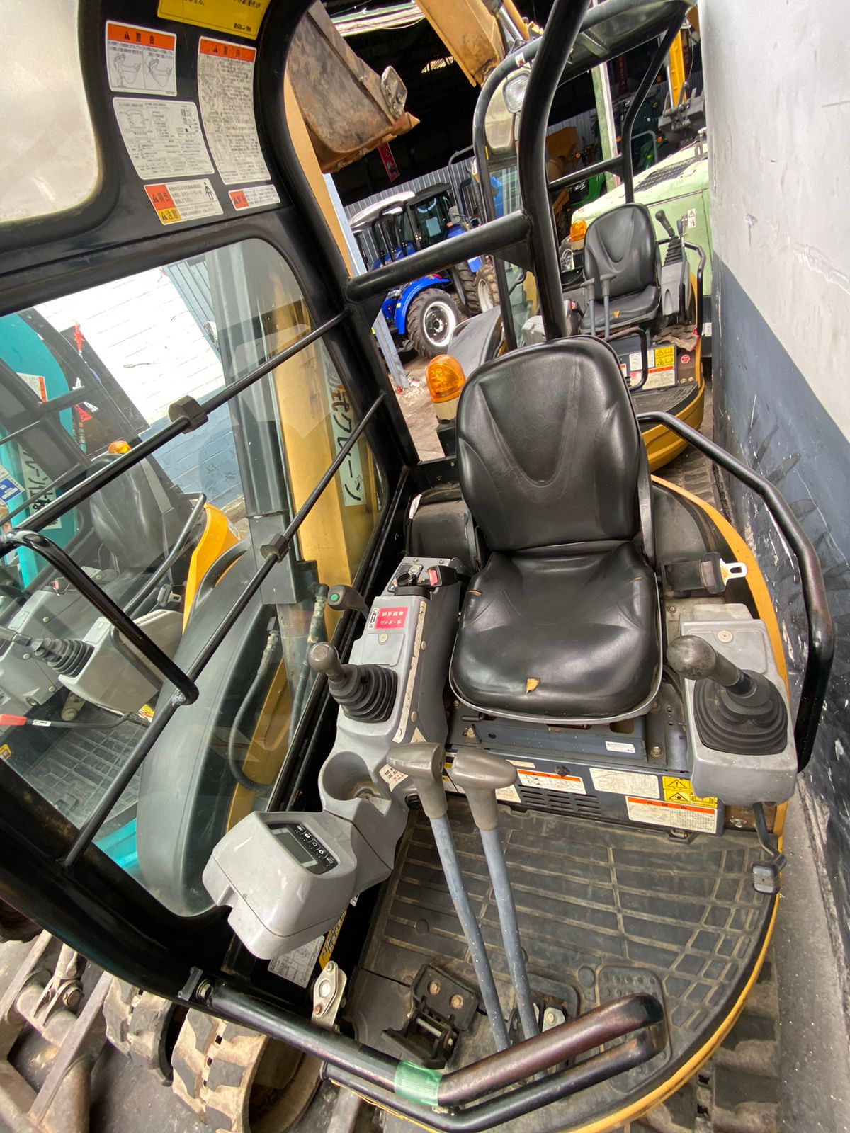 MINI EXCAVADORA CAT - Imagen 5