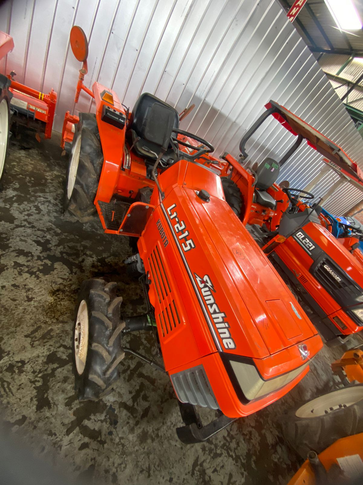 TRACTOR KUBOTA L1-215 - Imagen 2