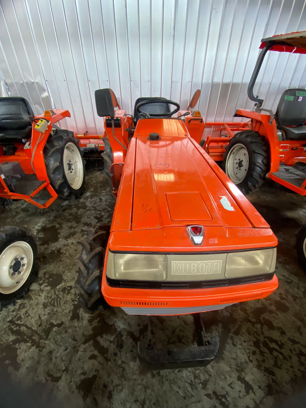 TRACTOR KUBOTA L1-215 - Imagen 3