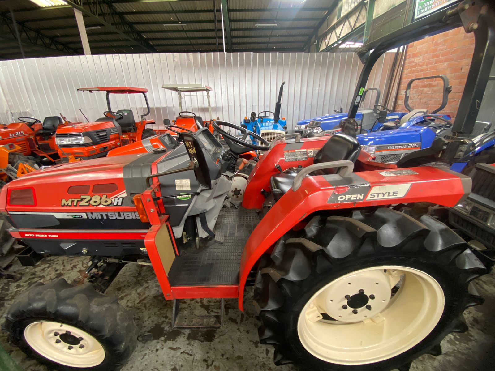 TRACTOR MITSUBISHI MT-286H