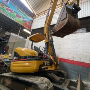 MINI EXCAVADORA CAT-304
