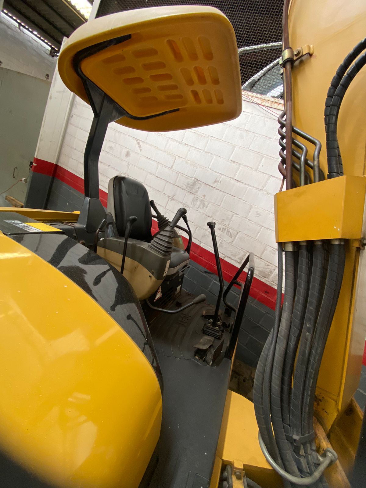 MINI EXCAVADORA CAT-304 - Imagen 4