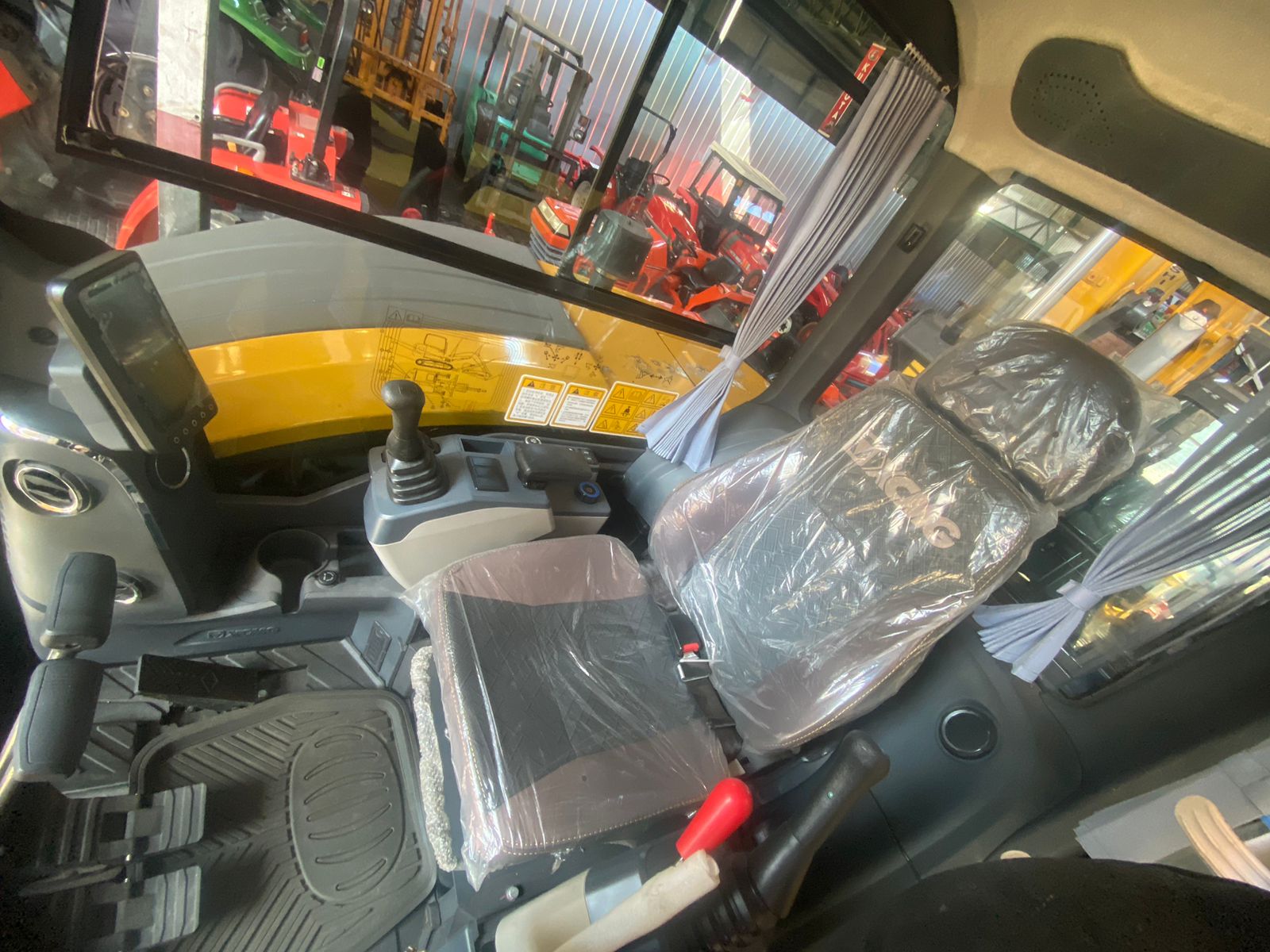 MINI EXCAVADORA MORIMOTO MR-60T PRO - Imagen 6