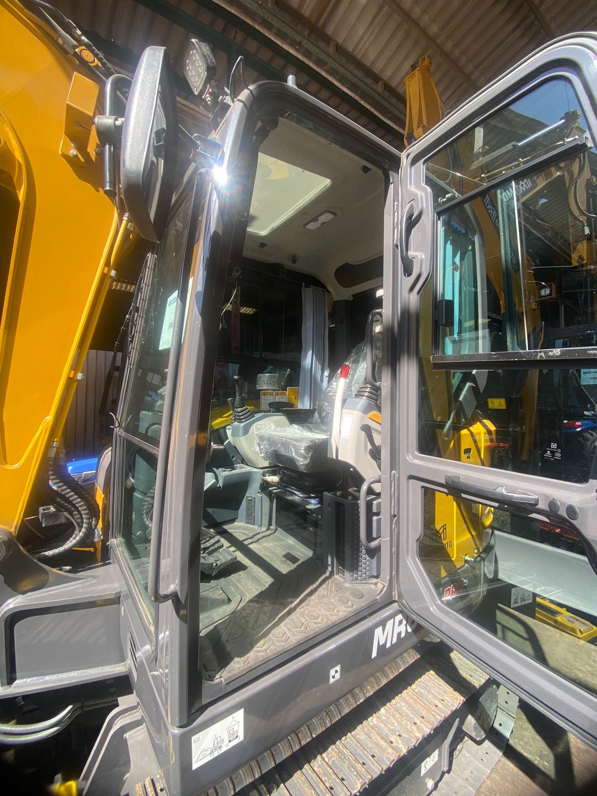 MINI EXCAVADORA MORIMOTO MR-60T PRO - Imagen 5