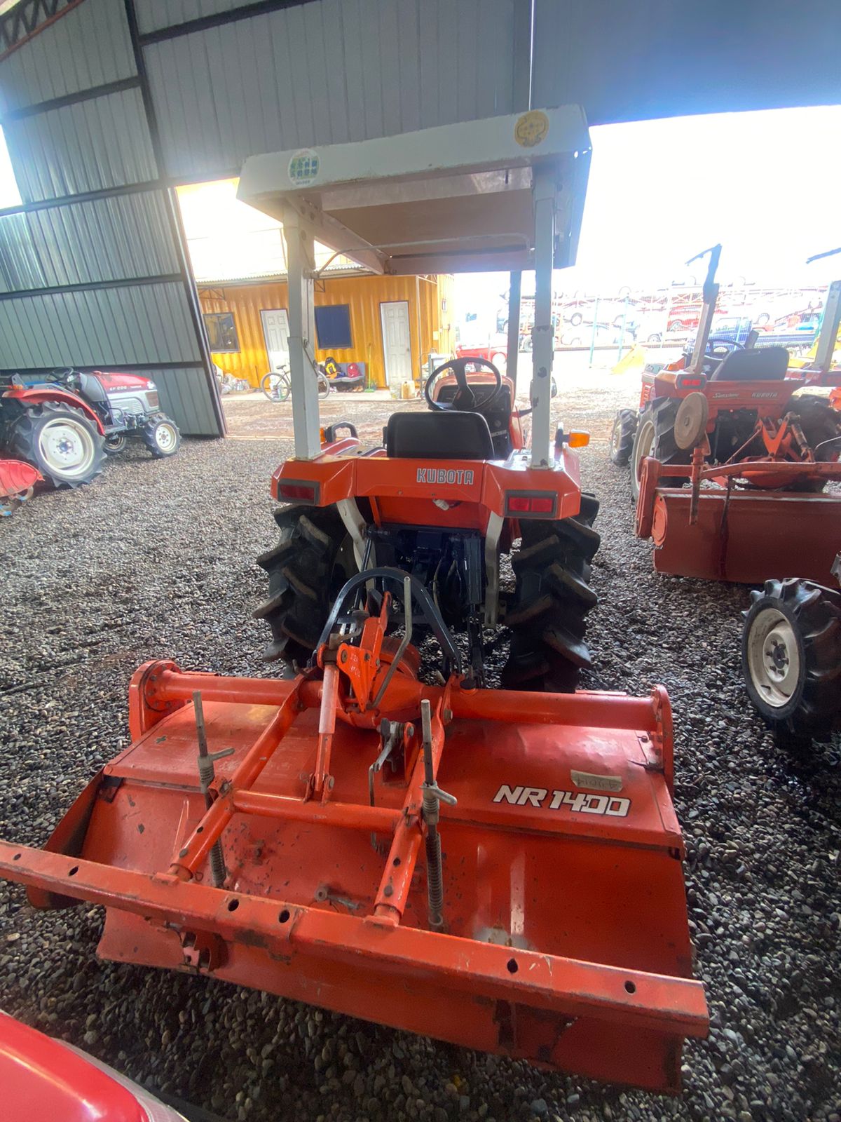 TRACTOR KUBOTA SATURA X-20 CON TECHO - Imagen 4