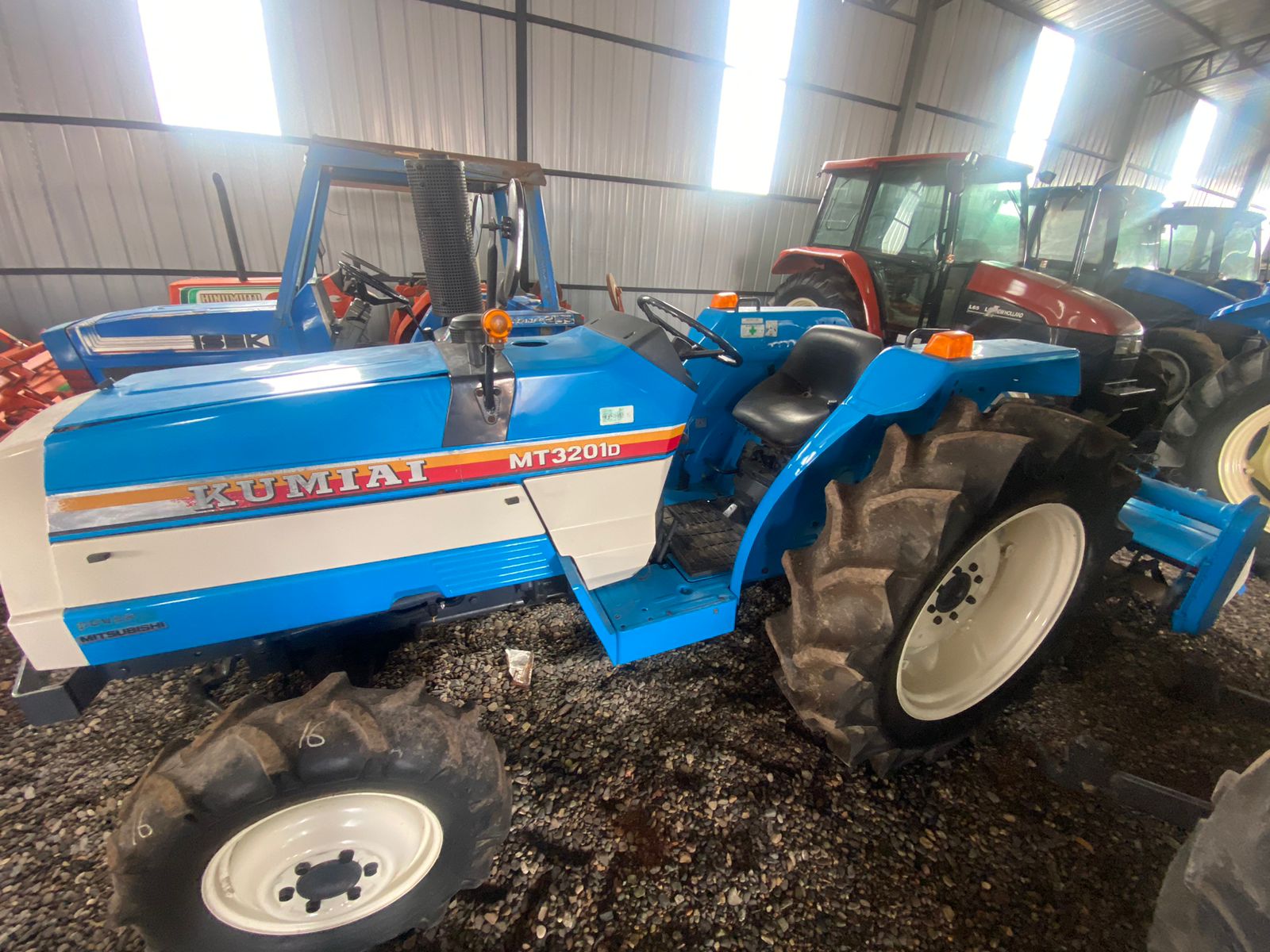 TRACTOR MITSUBISHI MT-3201D