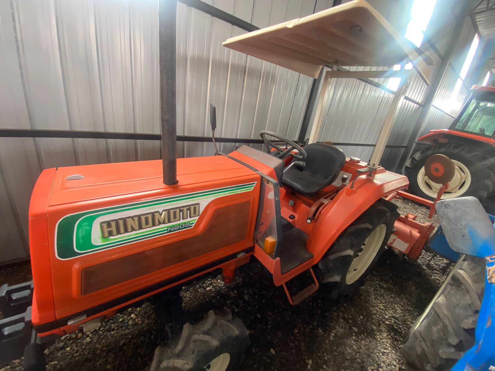 TRACTOR HINOMOTO N-209