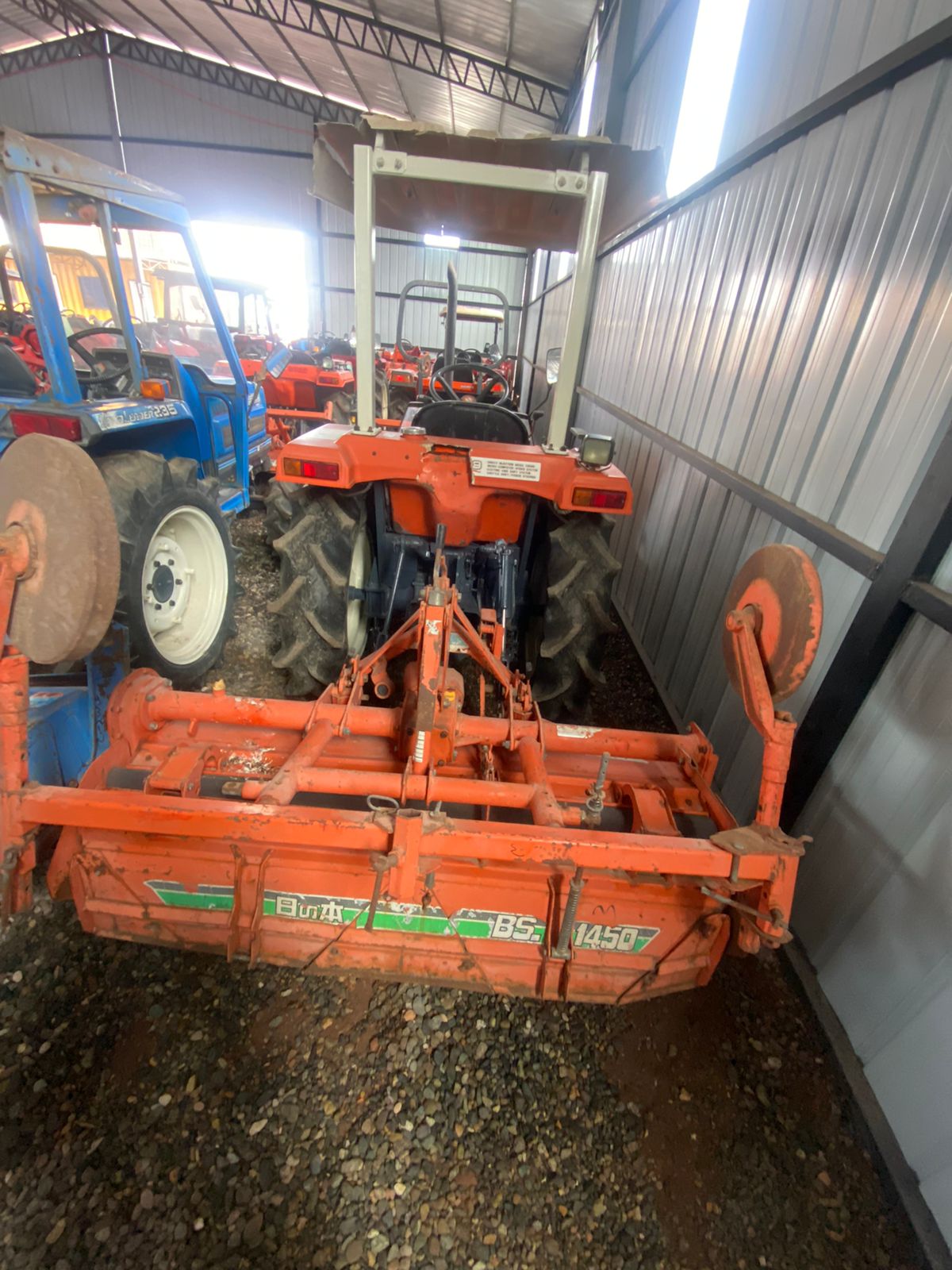 TRACTOR HINOMOTO N-209 - Imagen 4