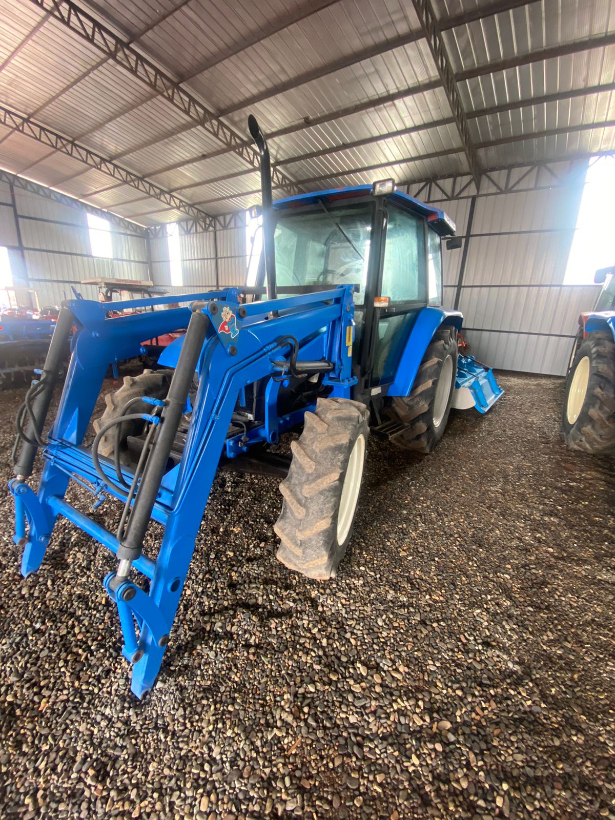 TRACTOR NEW HOLLAND L65 - Imagen 3