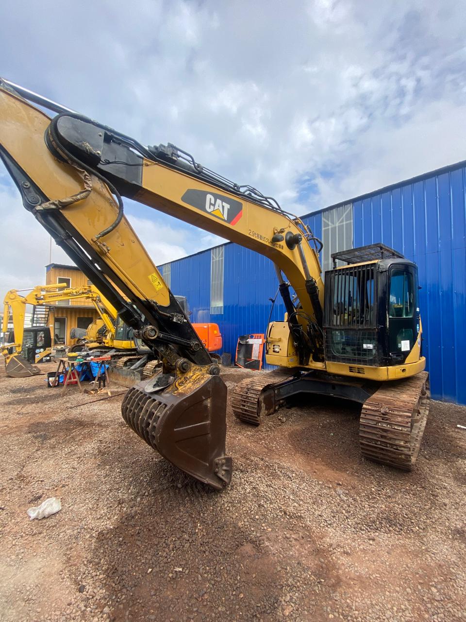 MINI EXCAVADORA CAT CR-313D