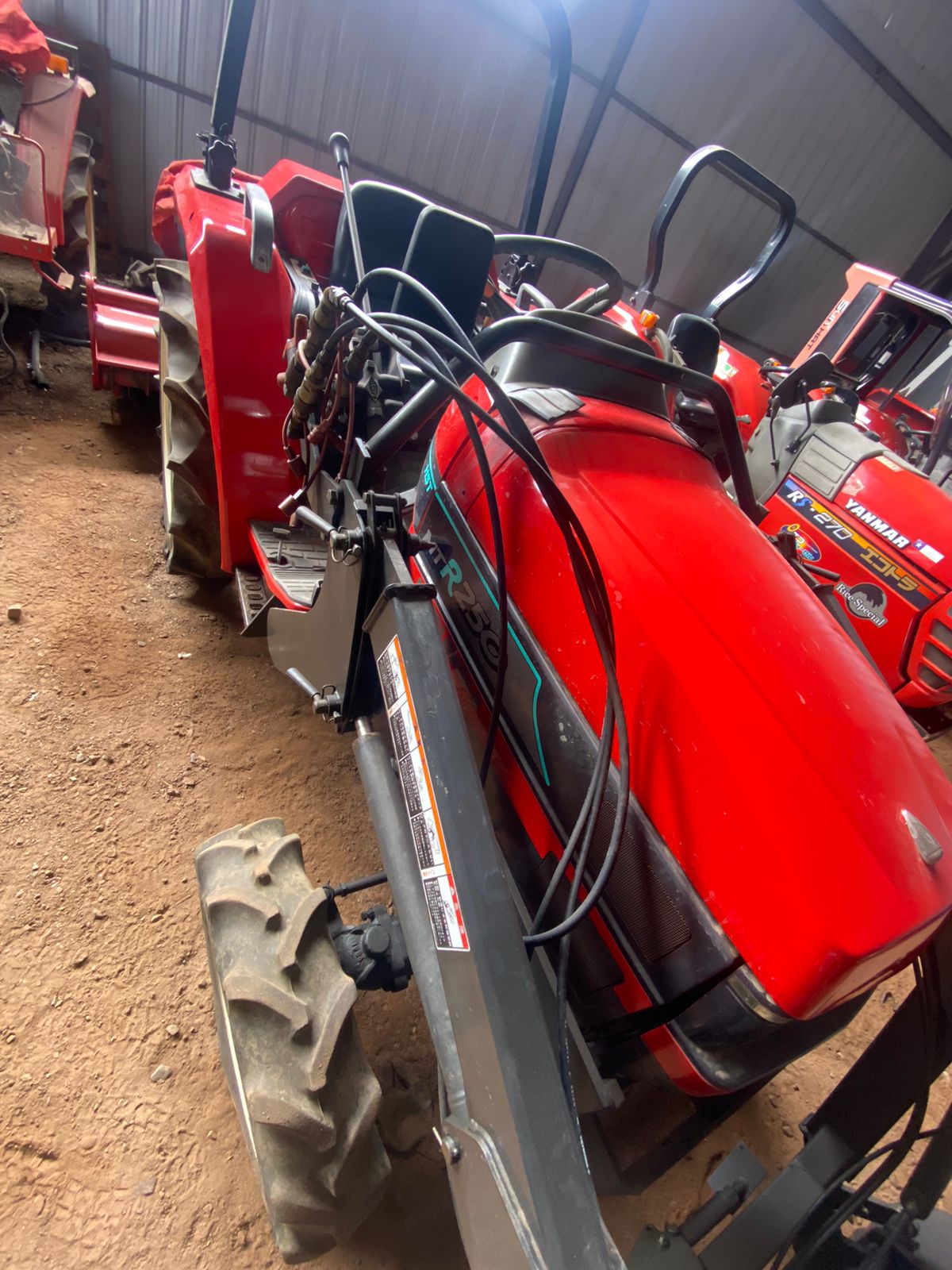 TRACTOR MITSUBISHI MT R-250