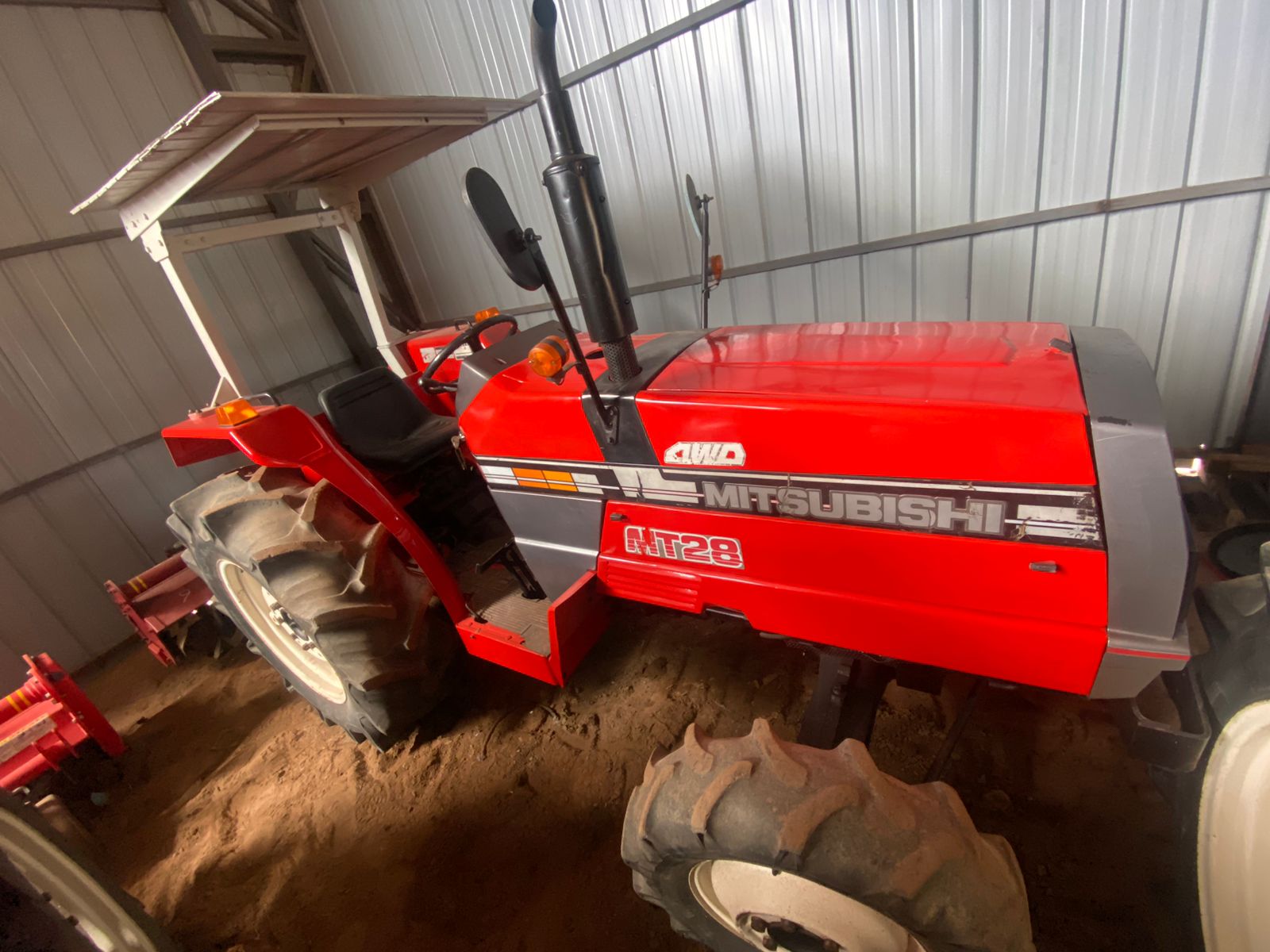 TRACTOR MITSUBISHI MT-28