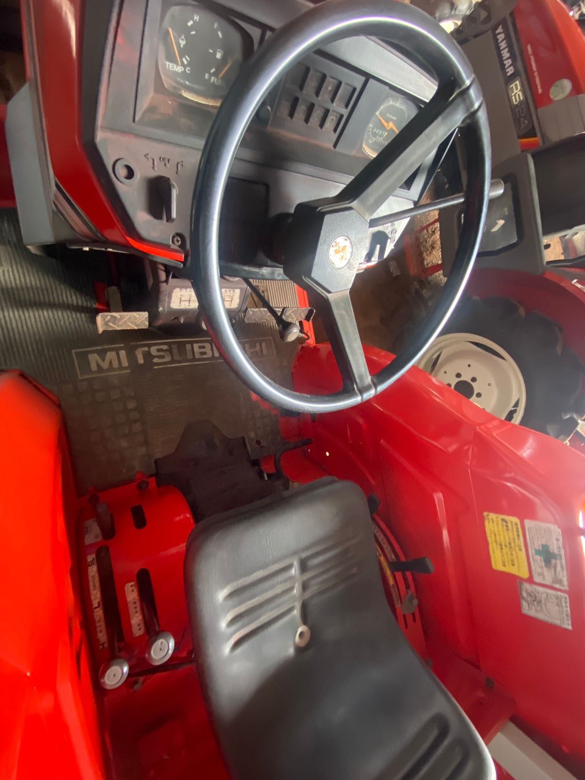 TRACTOR MITSUBISHI MT-28 - Imagen 5