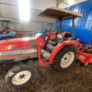 TRACTOR MITSUBISHI MT-23 CON TECHO
