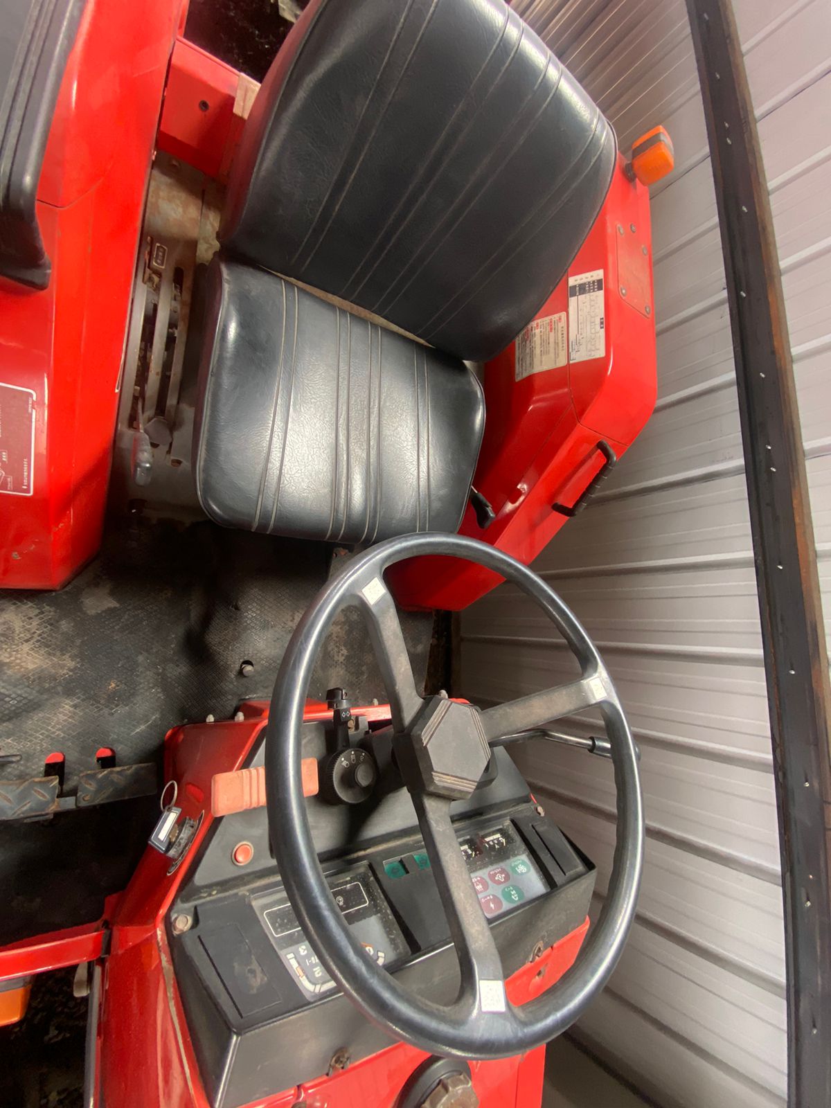 TRACTOR YANMAR F-220 - Imagen 5