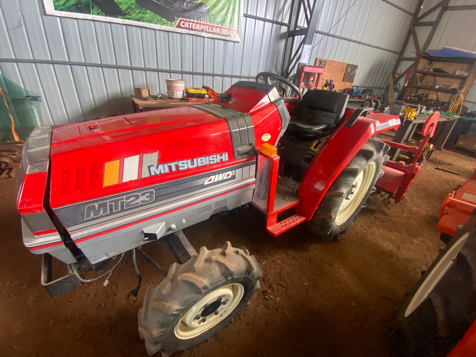 TRACTOR MITSUBISHI MT-23