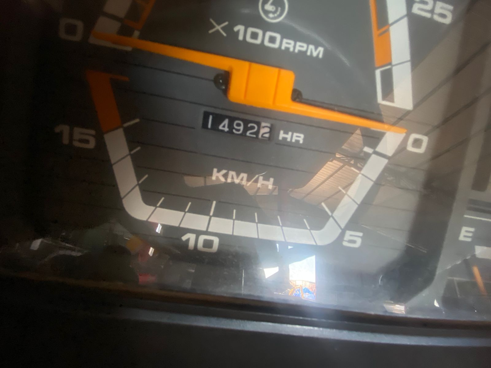 TRACTOR MITSUBISHI MT-24 CON TECHO - Imagen 6