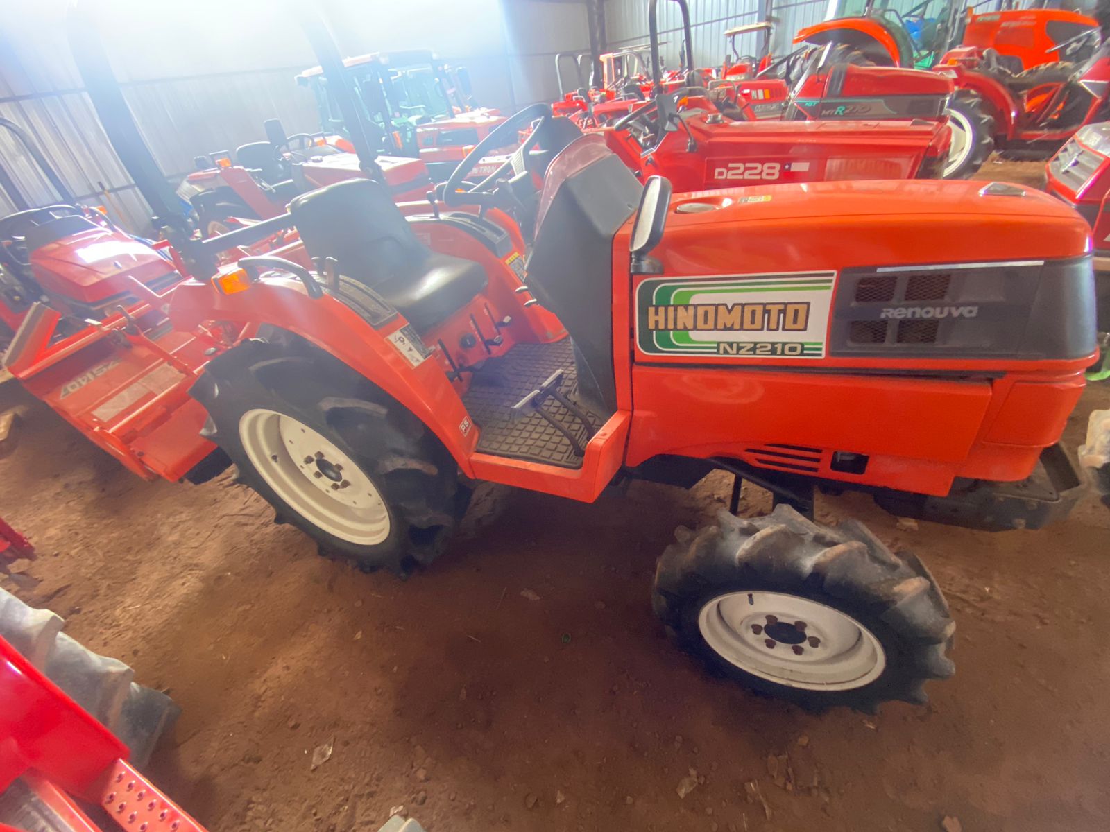 TRACTOR HINOMOTO NZ-210 - Imagen 2