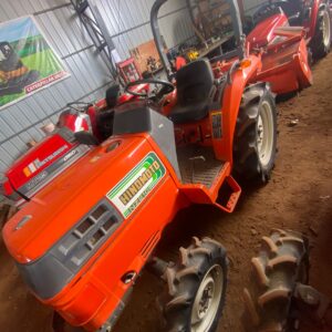 TRACTOR HINOMOTO NZ-210