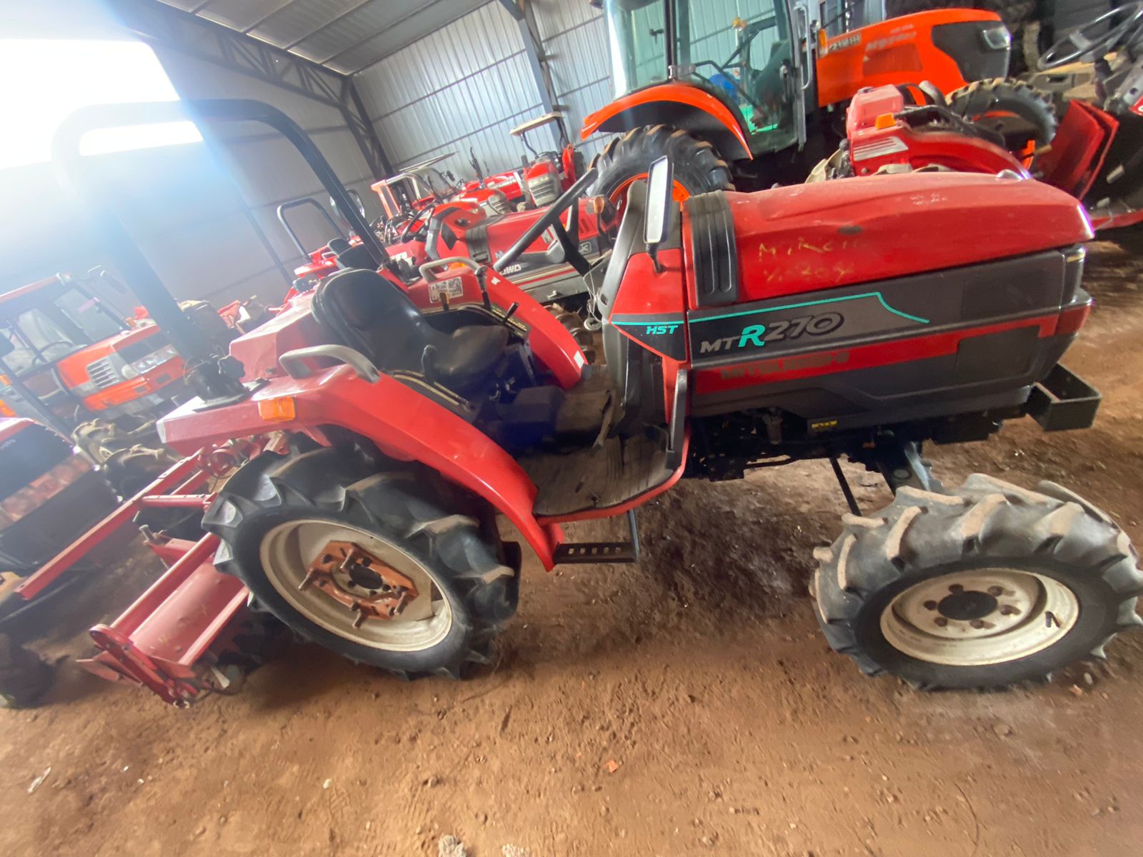 TRACTOR MITSUBISHI MT R-270 - Imagen 2