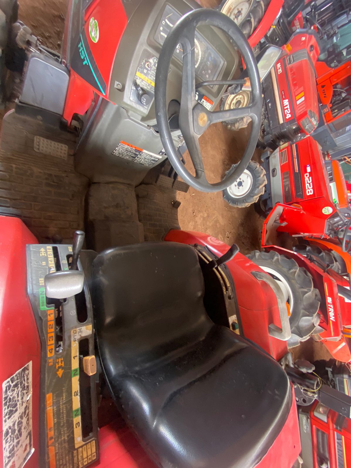 TRACTOR MITSUBISHI MT R-270 - Imagen 5