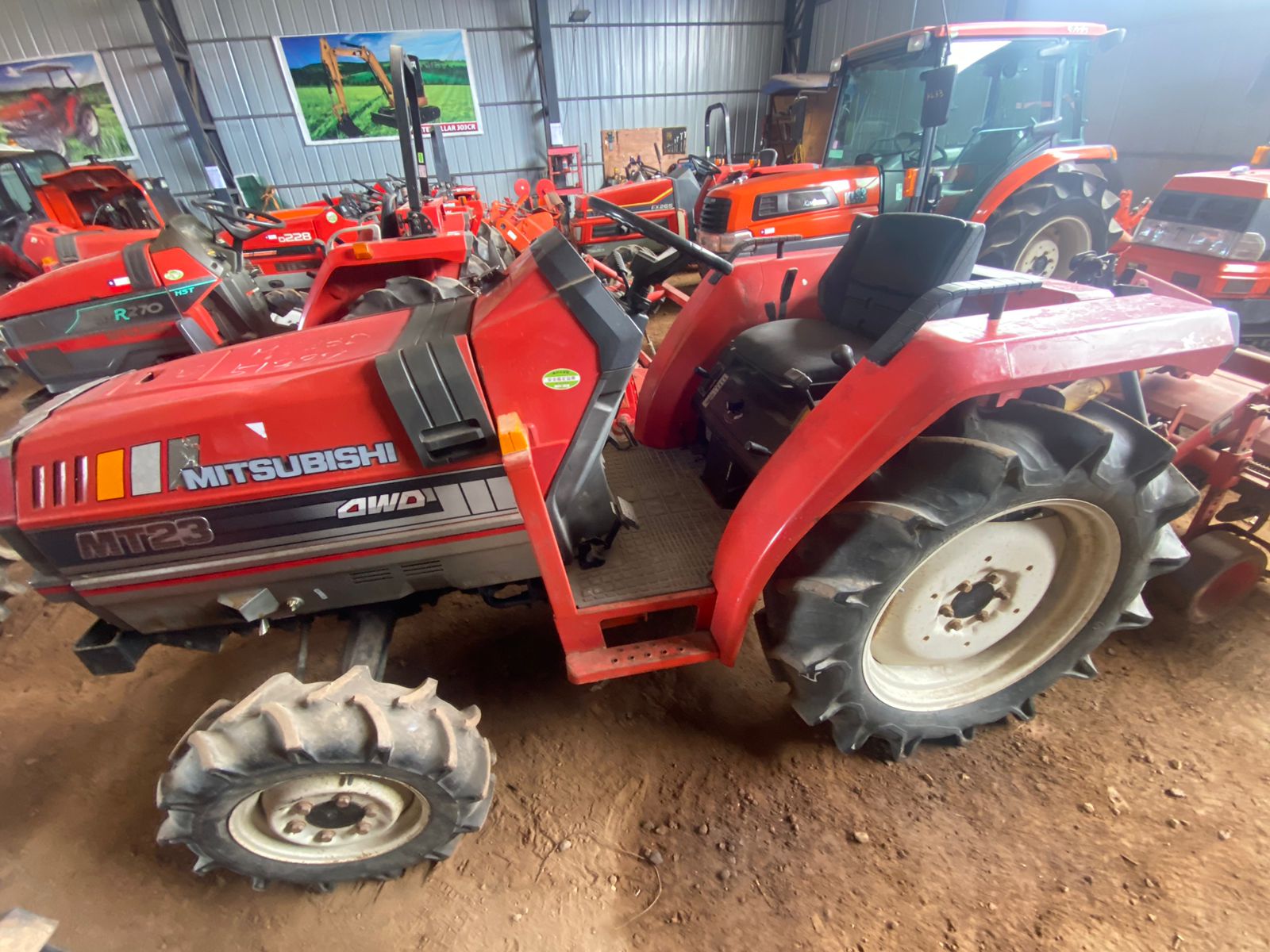 TRACTOR MITSUBISHI MT-23