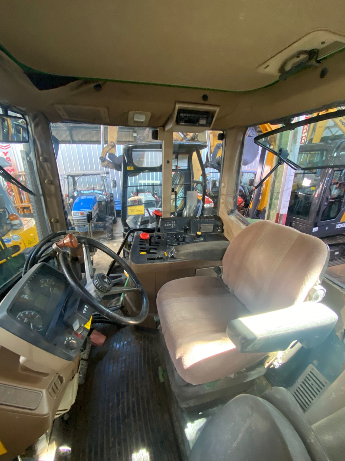 TRACTOR JOHN DEERE 6100 - Imagen 5