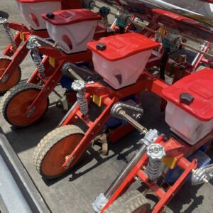 SEMBRADORA DE GRANOS 4 HILERAS