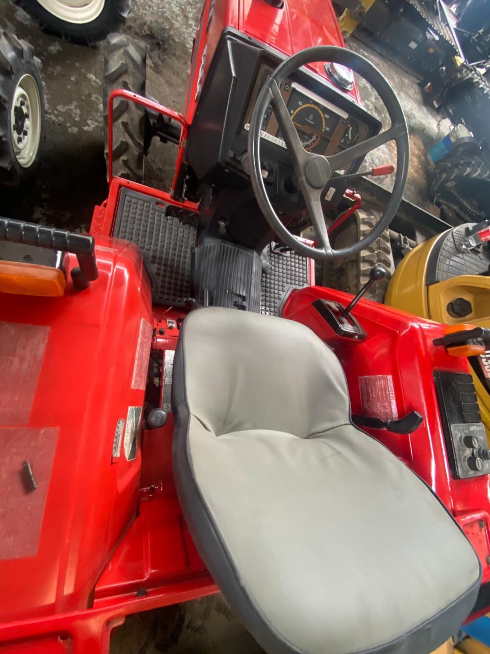 TRACTOR YANMAR F22D - Imagen 4