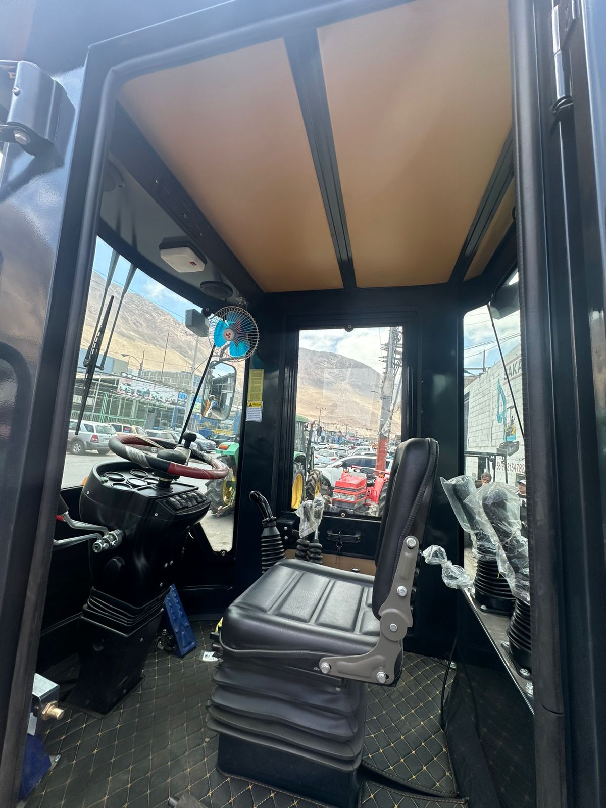 RETROEXCAVADORA HAOHONG - Imagen 5