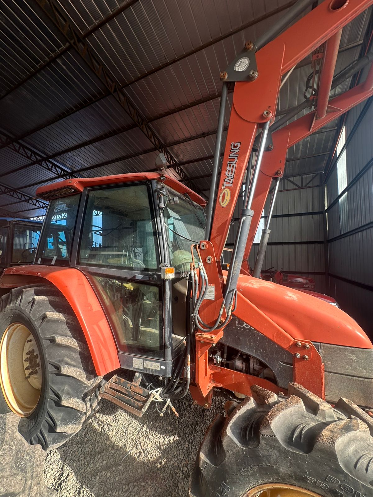 TRACTOR NEW HOLLAND L-85 - Imagen 4