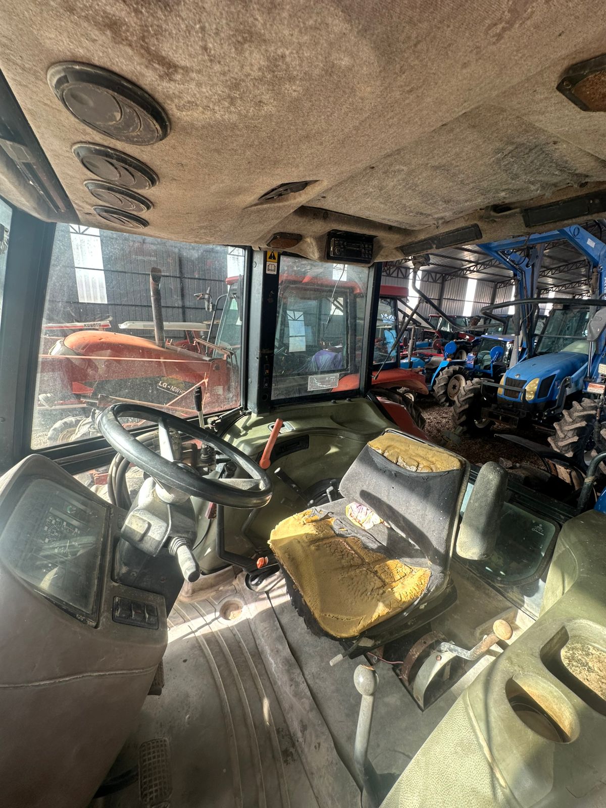 TRACTOR NEW HOLLAND L-85 - Imagen 6