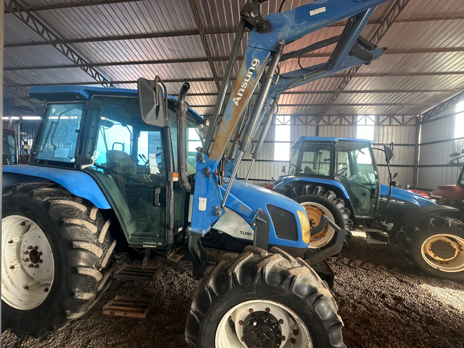 TRACTOR NEW HOLLAND TL-100