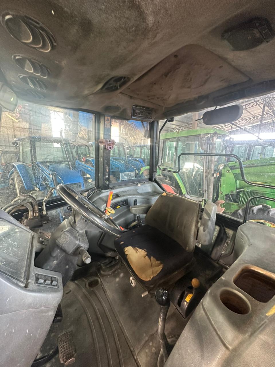 TRACTOR NEW HOLLAND L-85 - Imagen 6