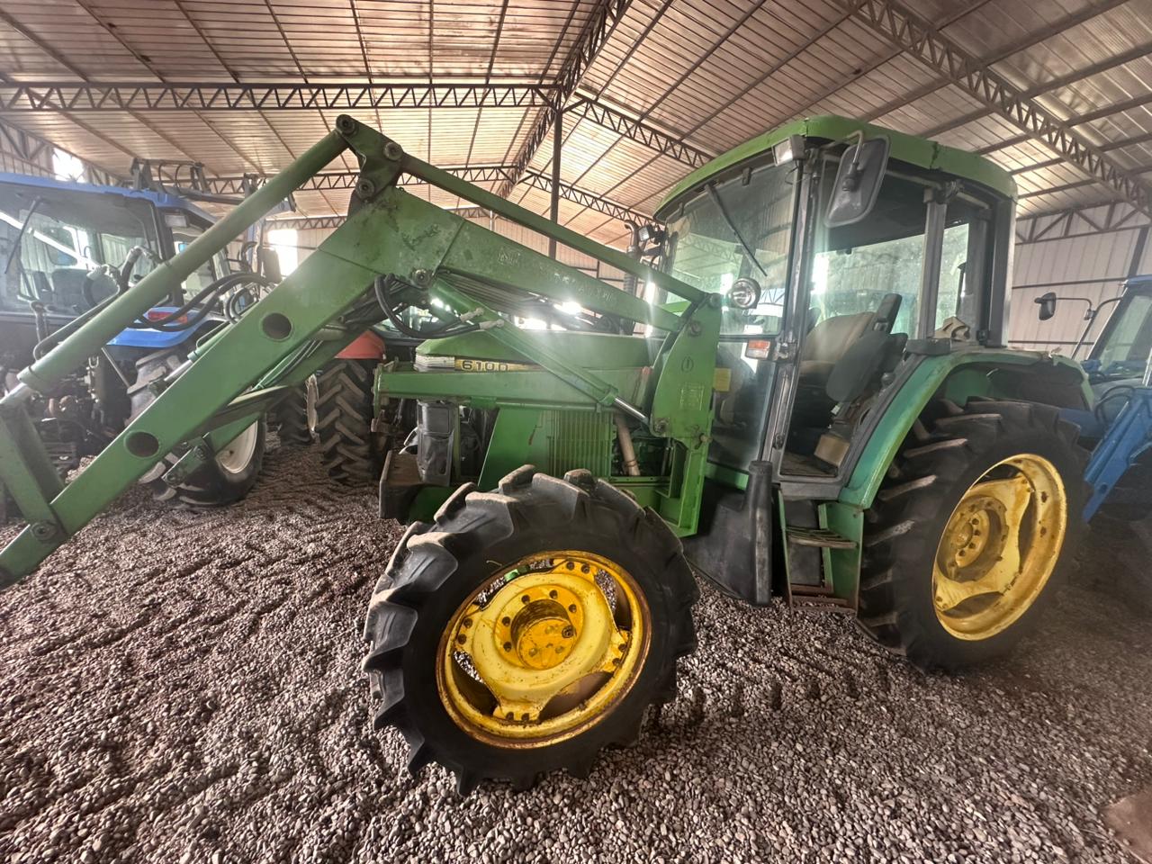 TRACTOR JOHN DEERE 6100 - Imagen 2