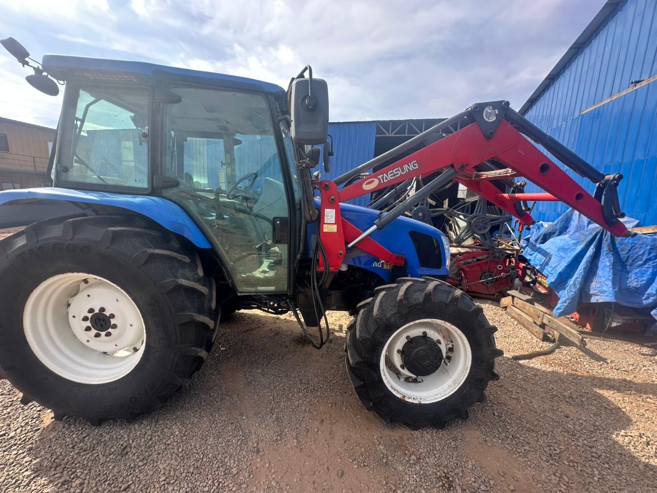 TRACTOR NEW HOLLAND T5060