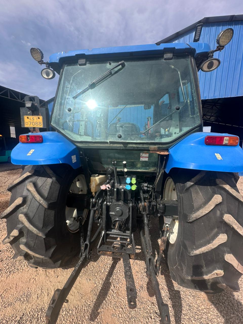 TRACTOR NEW HOLLAND T5060 - Imagen 4