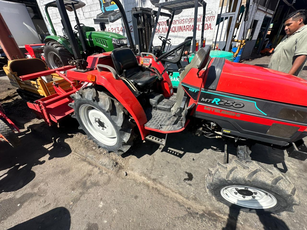 TRACTOR MITSUBISHI MTR-250