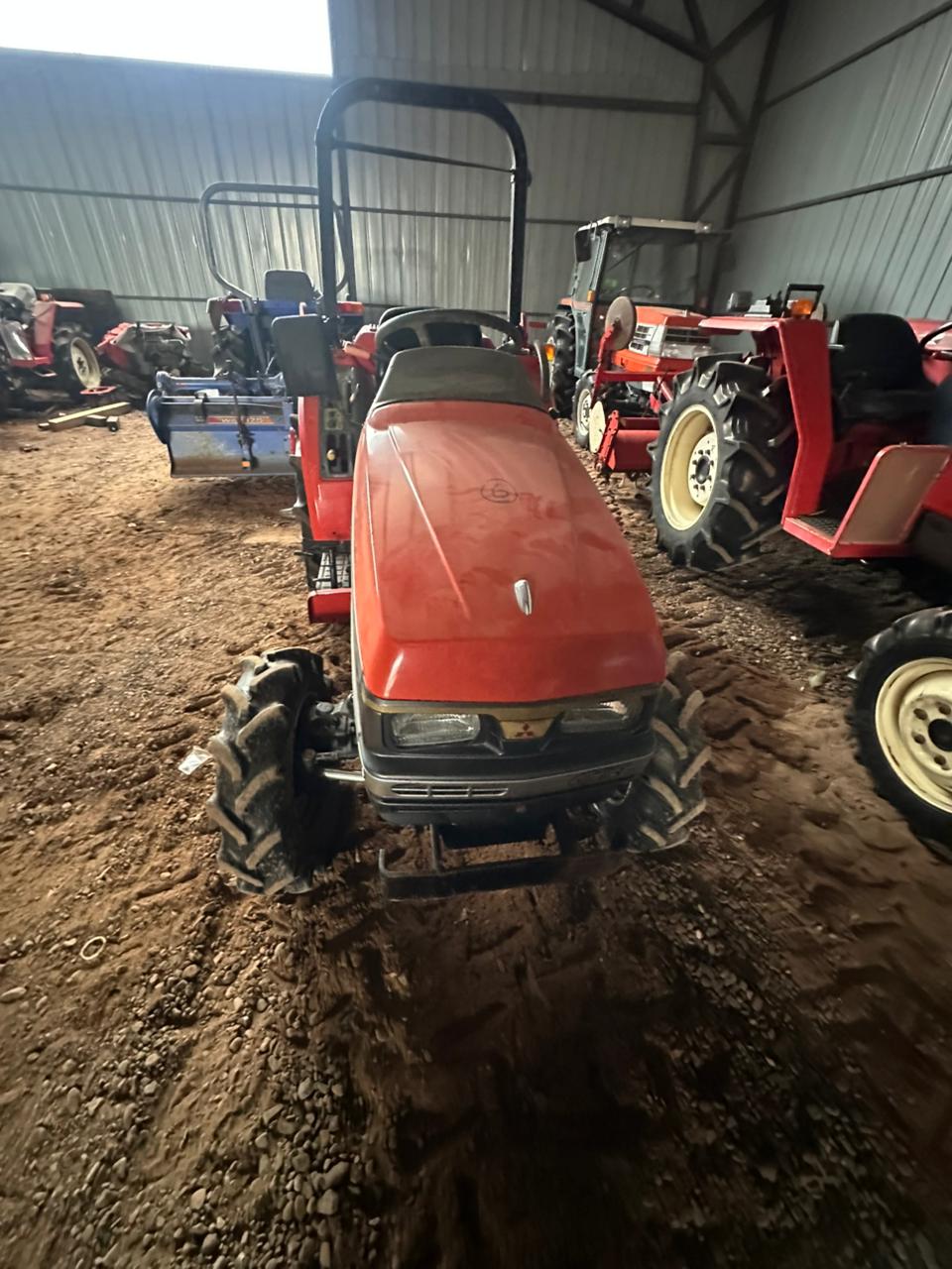 TRACTOR MITSUBISHI MTZ-21 - Imagen 3