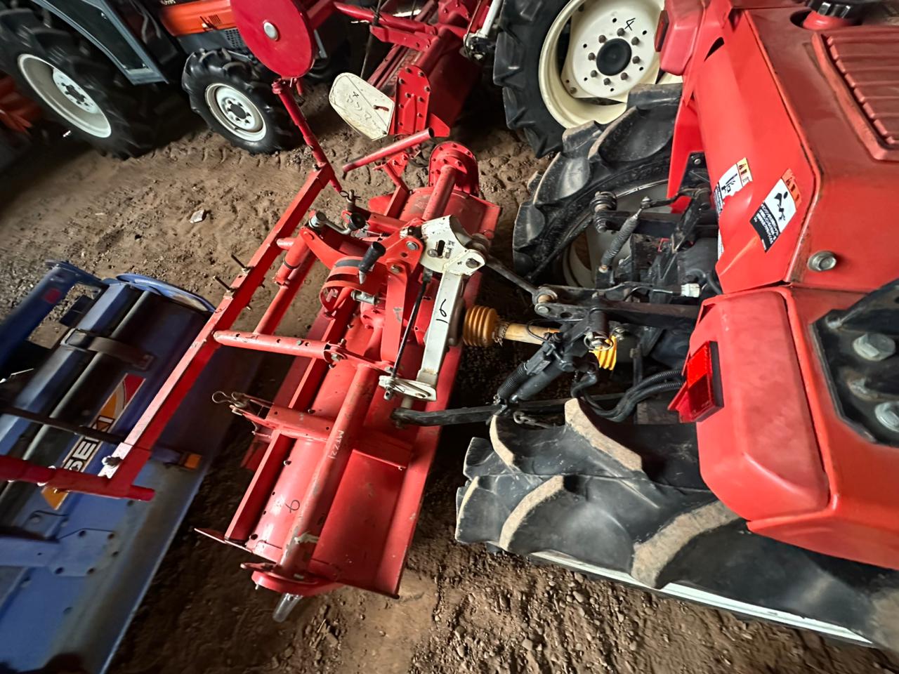 TRACTOR MITSUBISHI MTZ-21 - Imagen 5