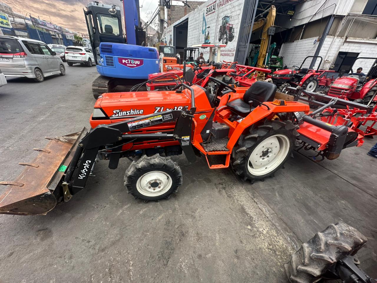 TRACTOR KUBOTA L1-195 CON PALA - Imagen 4