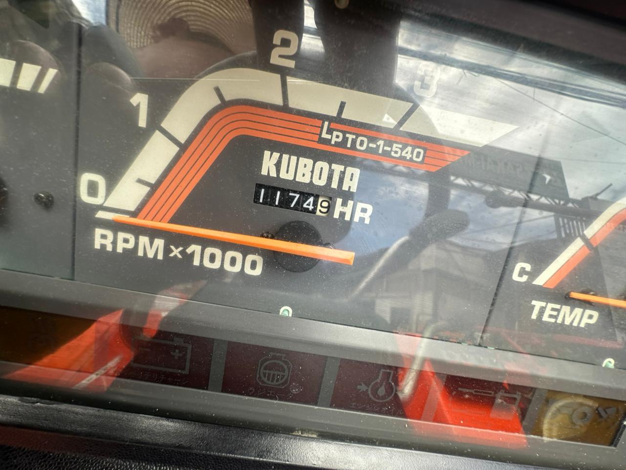 TRACTOR KUBOTA L1-195 CON PALA - Imagen 7