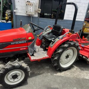 TRACTOR MITSUBISHI MT-200