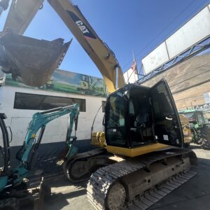 VENDIDA EXCAVADORA CATERPILLAR 320D