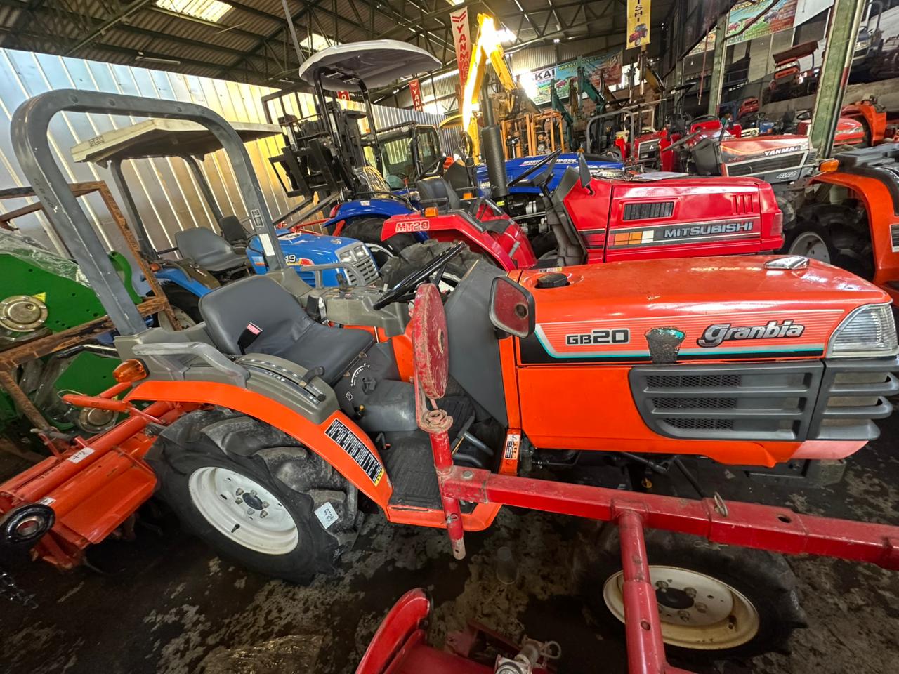 VENDIDO TRACTOR KUBOTA GRANBIA GB-20