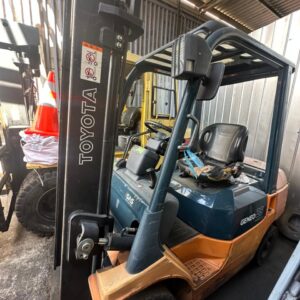 MONTACARGA TOYOTA 25 PETROLERO