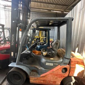 MONTACARGA TOYOTA 25