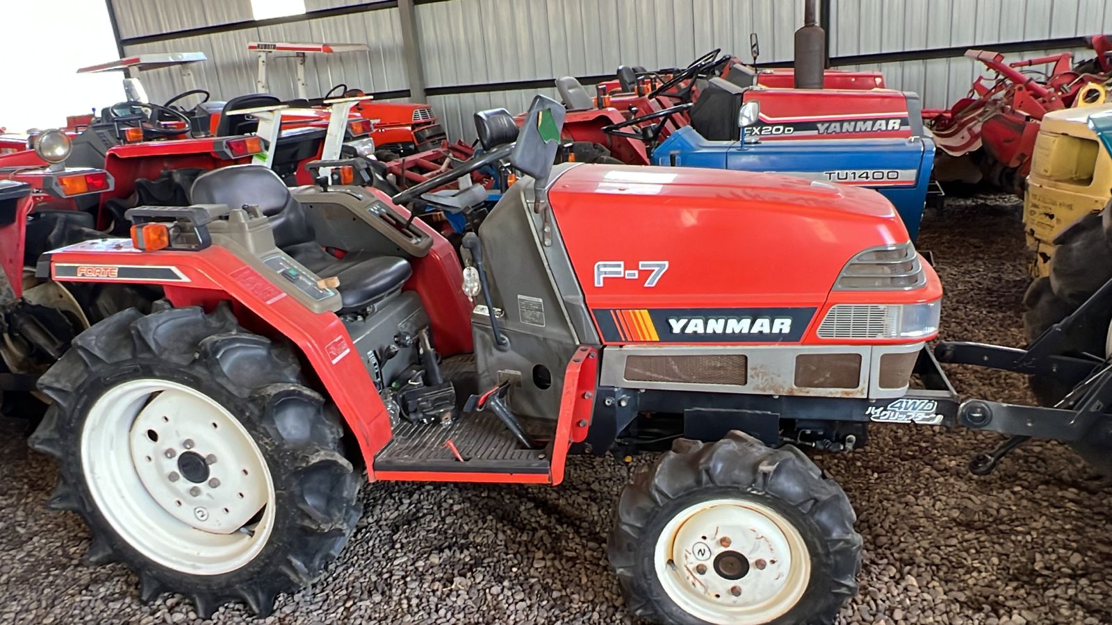 TRACTOR YANMAR F-7