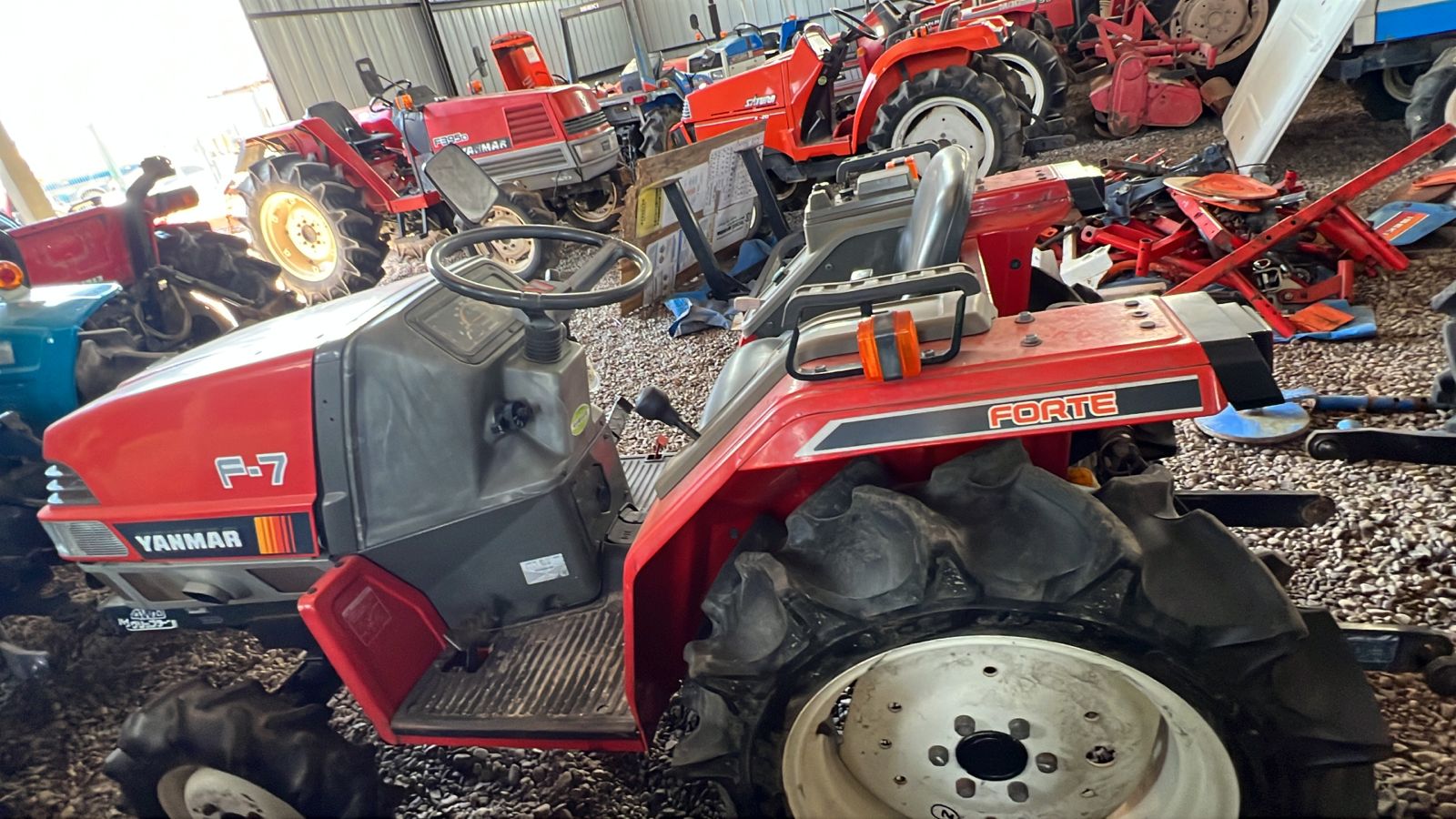 TRACTOR YANMAR F-7 - Imagen 4